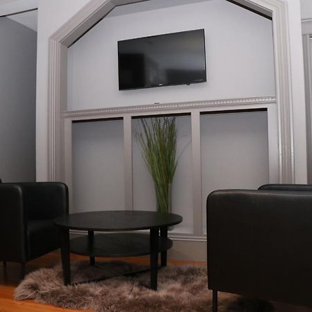 A Stylish Stay With A King Bed And Heated Floors #27 Brookline Exteriör bild